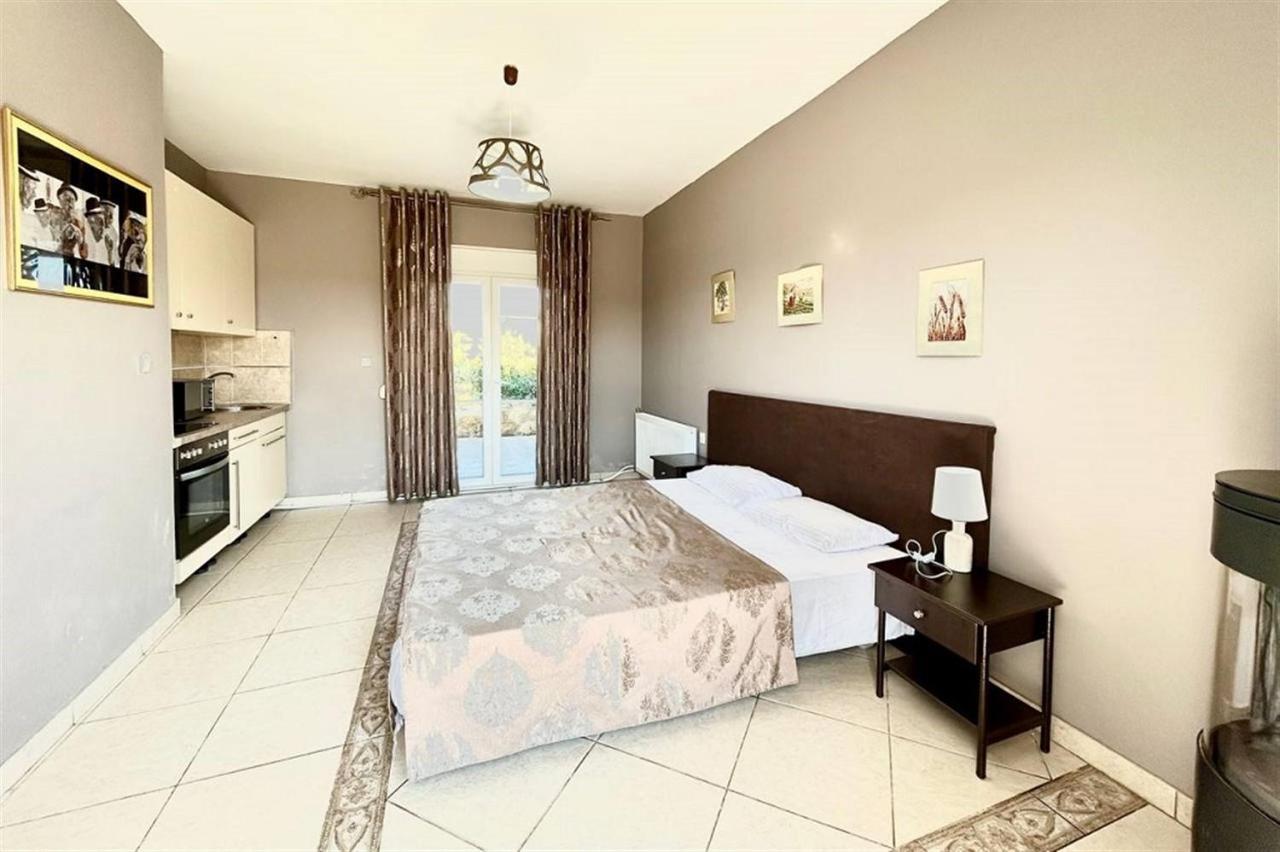 Villa Irina, Nea Potidea Kassandra Beach Екстериор снимка