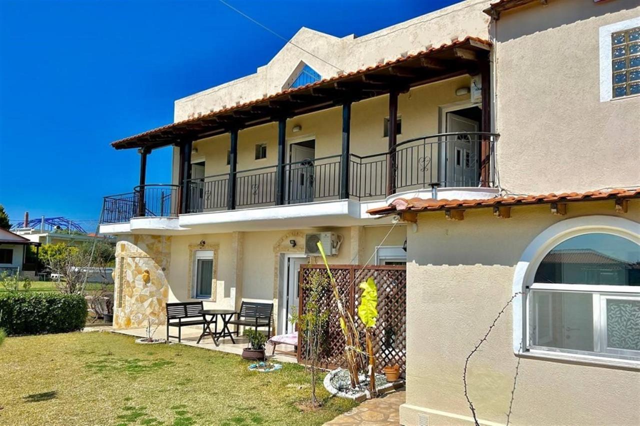 Villa Irina, Nea Potidea Kassandra Beach Екстериор снимка