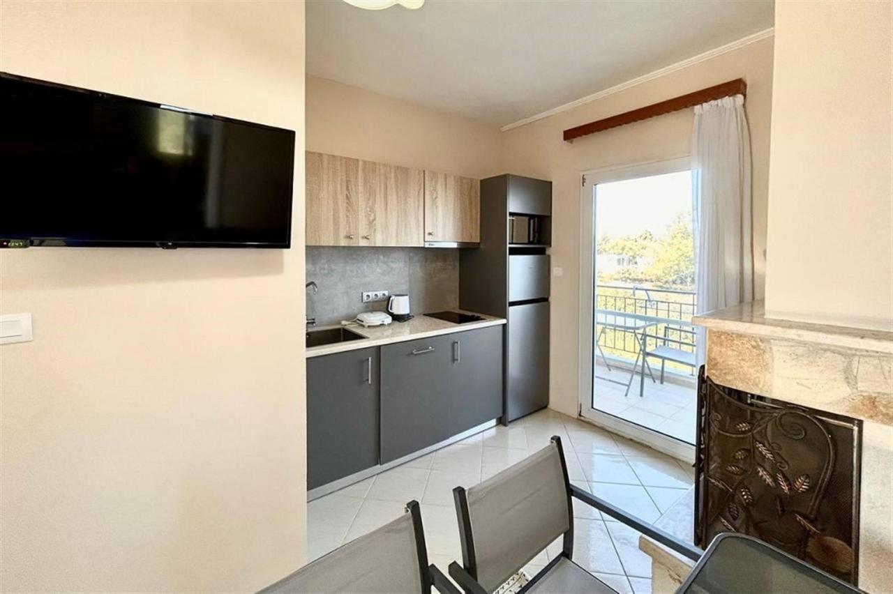 Villa Irina, Nea Potidea Kassandra Beach Екстериор снимка