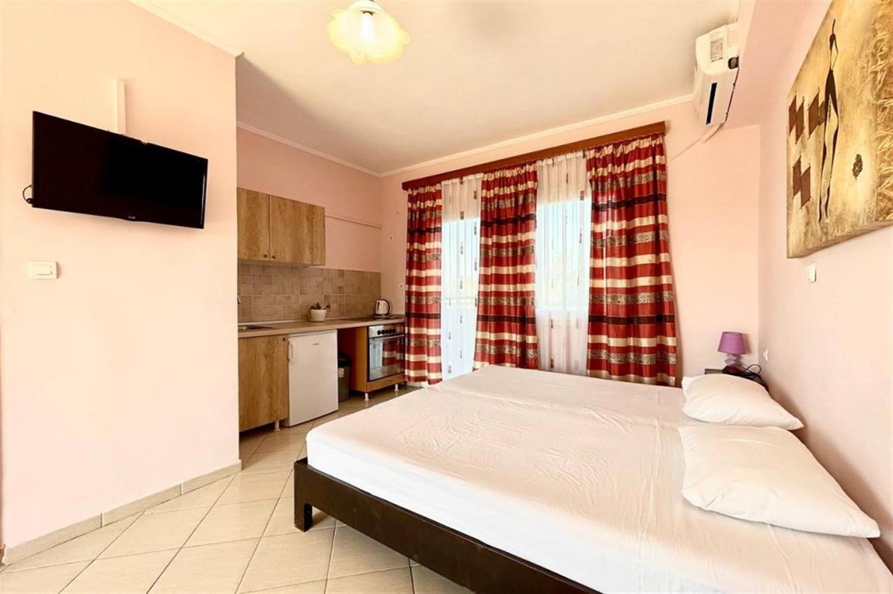 Villa Irina, Nea Potidea Kassandra Beach Екстериор снимка